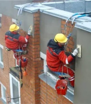 Монтаж отливов над балконом