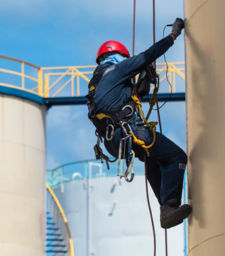 Монтаж отливов над балконом